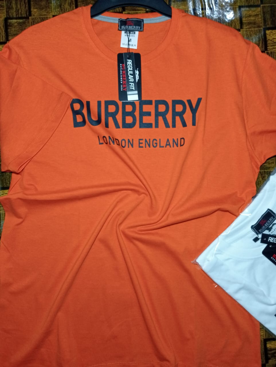 Authentic Burberry Cotton t Shirt with London England Label